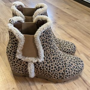 5/$25 ⭐ Sugar So Sweet Cheetah Print Wedge Booties